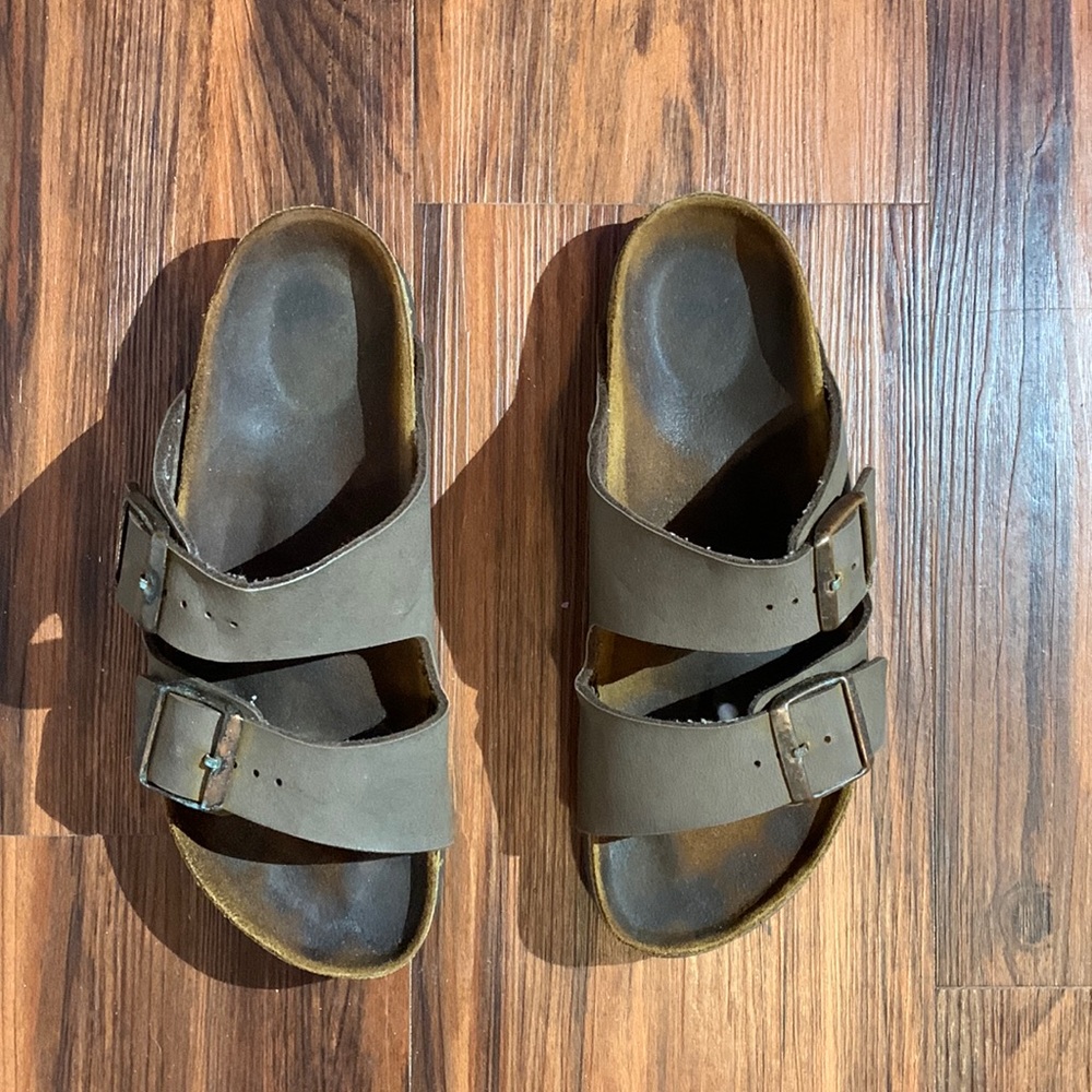good condition used birkenstock sandals